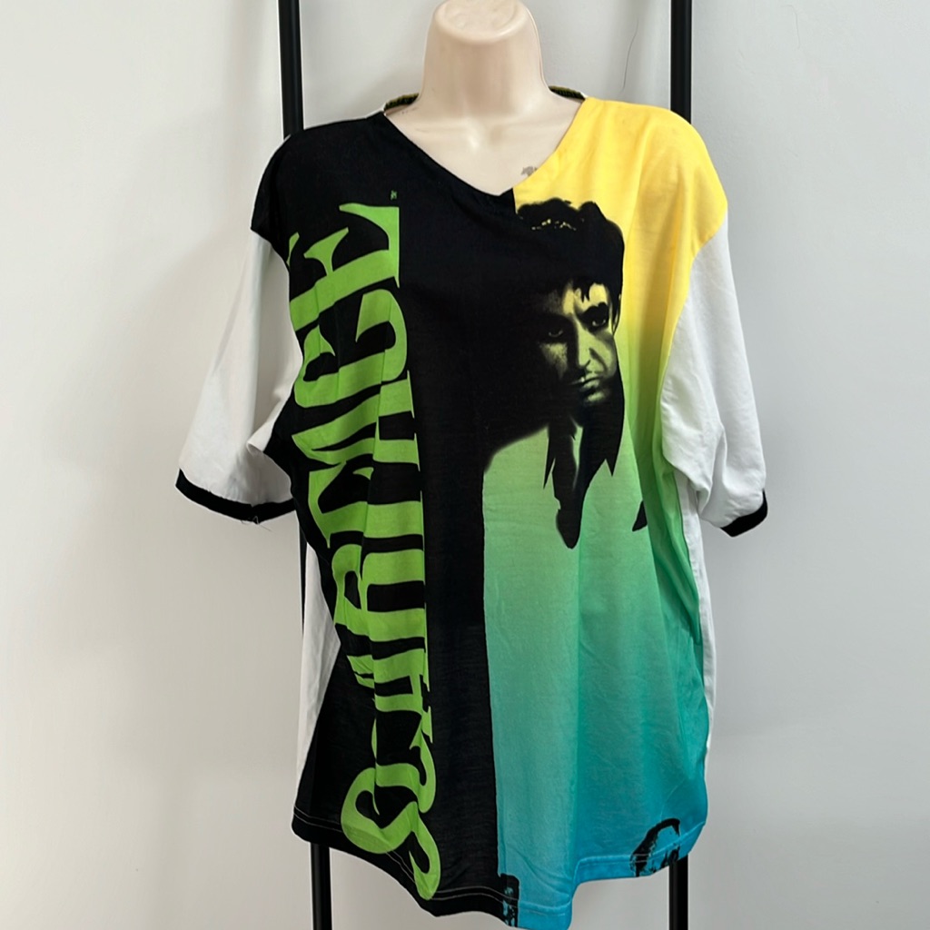 Scarface Clothing Company Graphic T-Shirt Short Sleeve Cotton V-Neck Size L